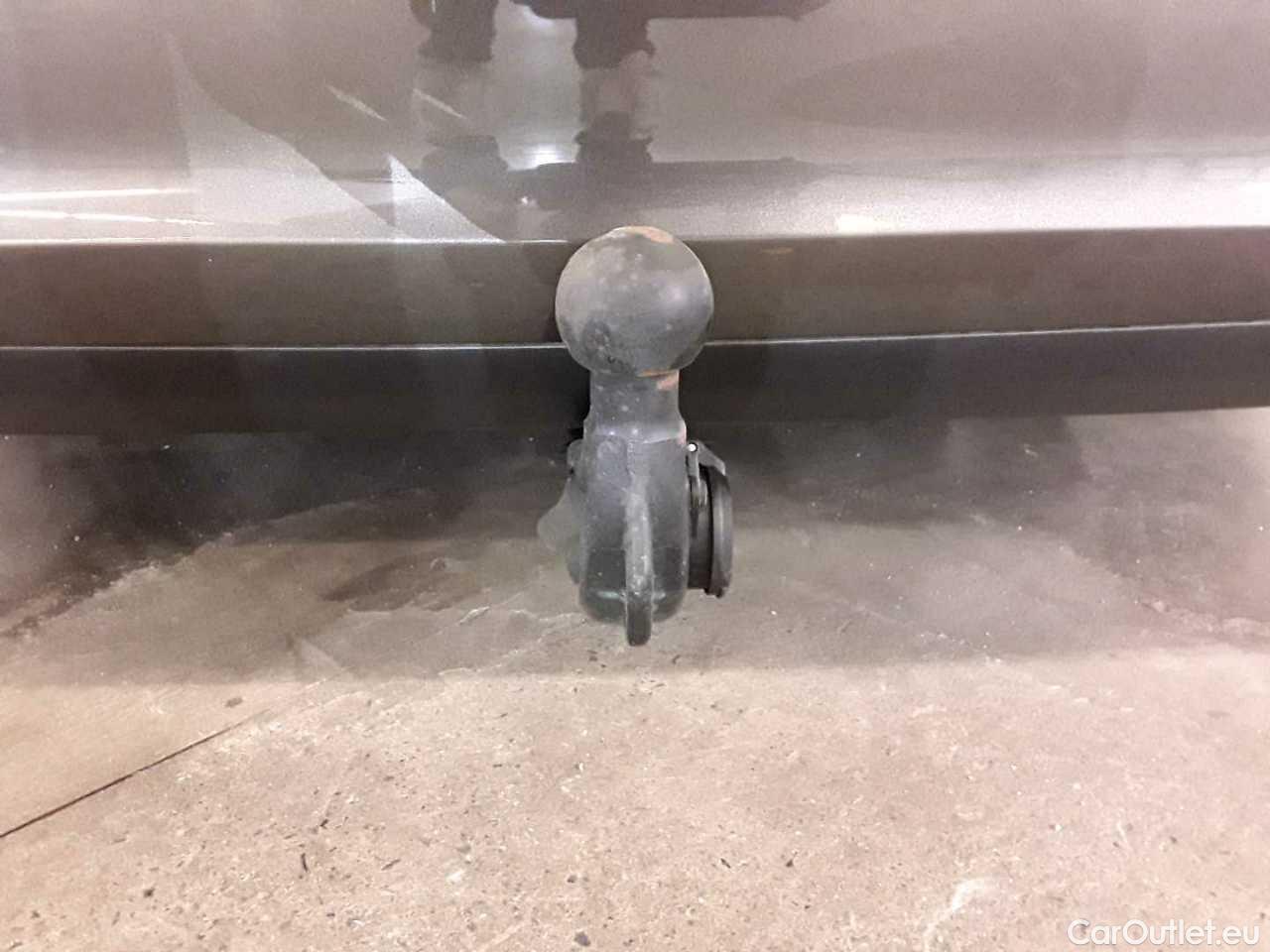 Ford  Focus Turnier 2.0 EcoBlue Start-Stopp-System Aut. TITANIUM Automatic Diesel  17 #24