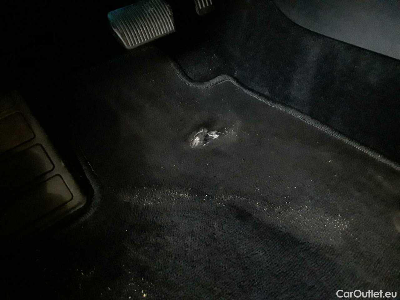 Ford  Focus Turnier 2.0 EcoBlue Start-Stopp-System Aut. TITANIUM Automatic Diesel  17 #48