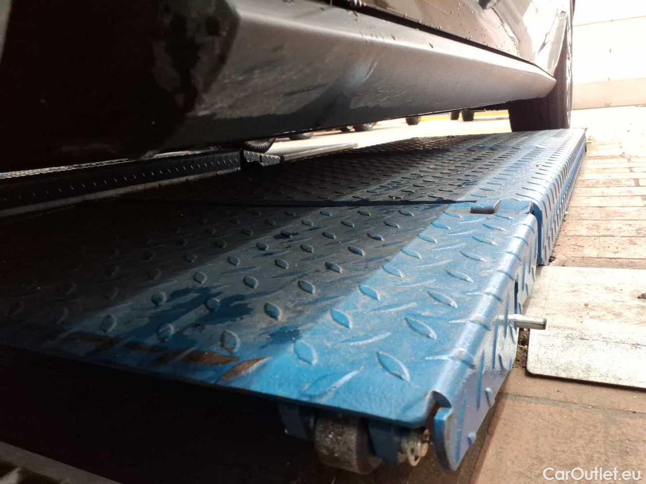 Ford  Focus Turnier 1.5 EcoBlue Start-Stopp-System Aut. TITANIUM STYLE Automatic Diesel  15 #17