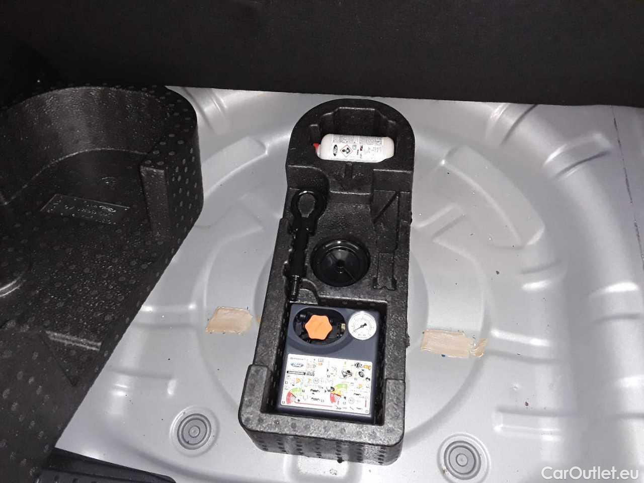 Ford  Focus Turnier 1.5 EcoBlue Start-Stopp-System COOL&CONNECT Manual Diesel  19 #16