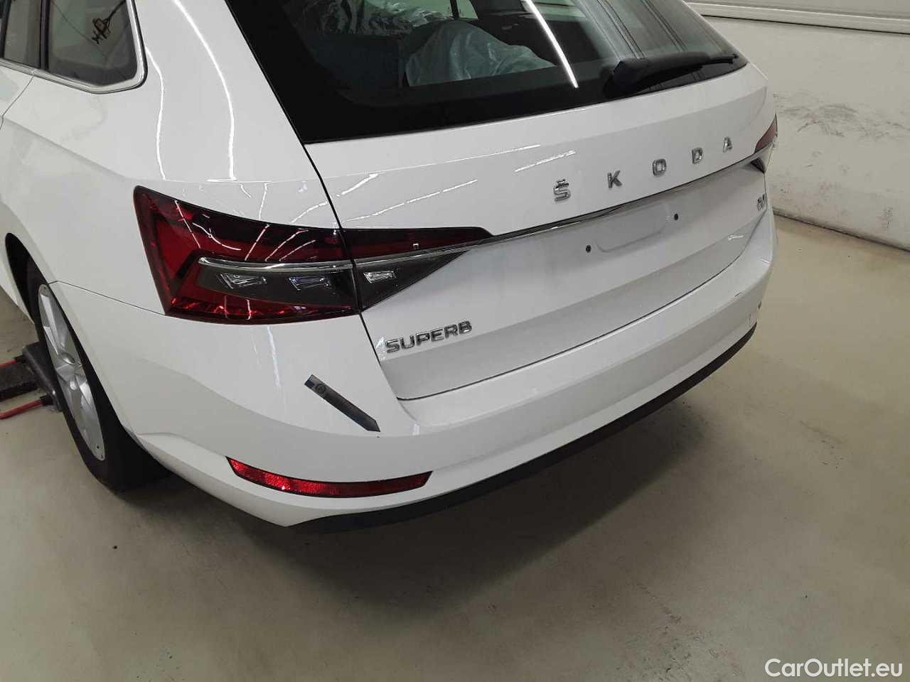 Skoda  Superb Combi 1.4 TSI iV DSG Ambition Automatic Petrol/Electric  36 #25