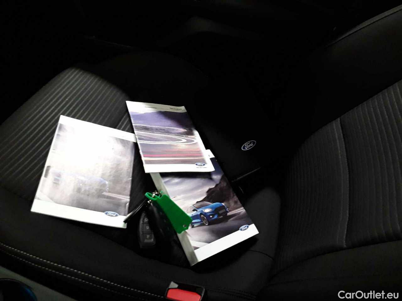 Ford  Focus Turnier 2.0 EcoBlue Start-Stopp-System Aut. TITANIUM Automatic Diesel  17 #26