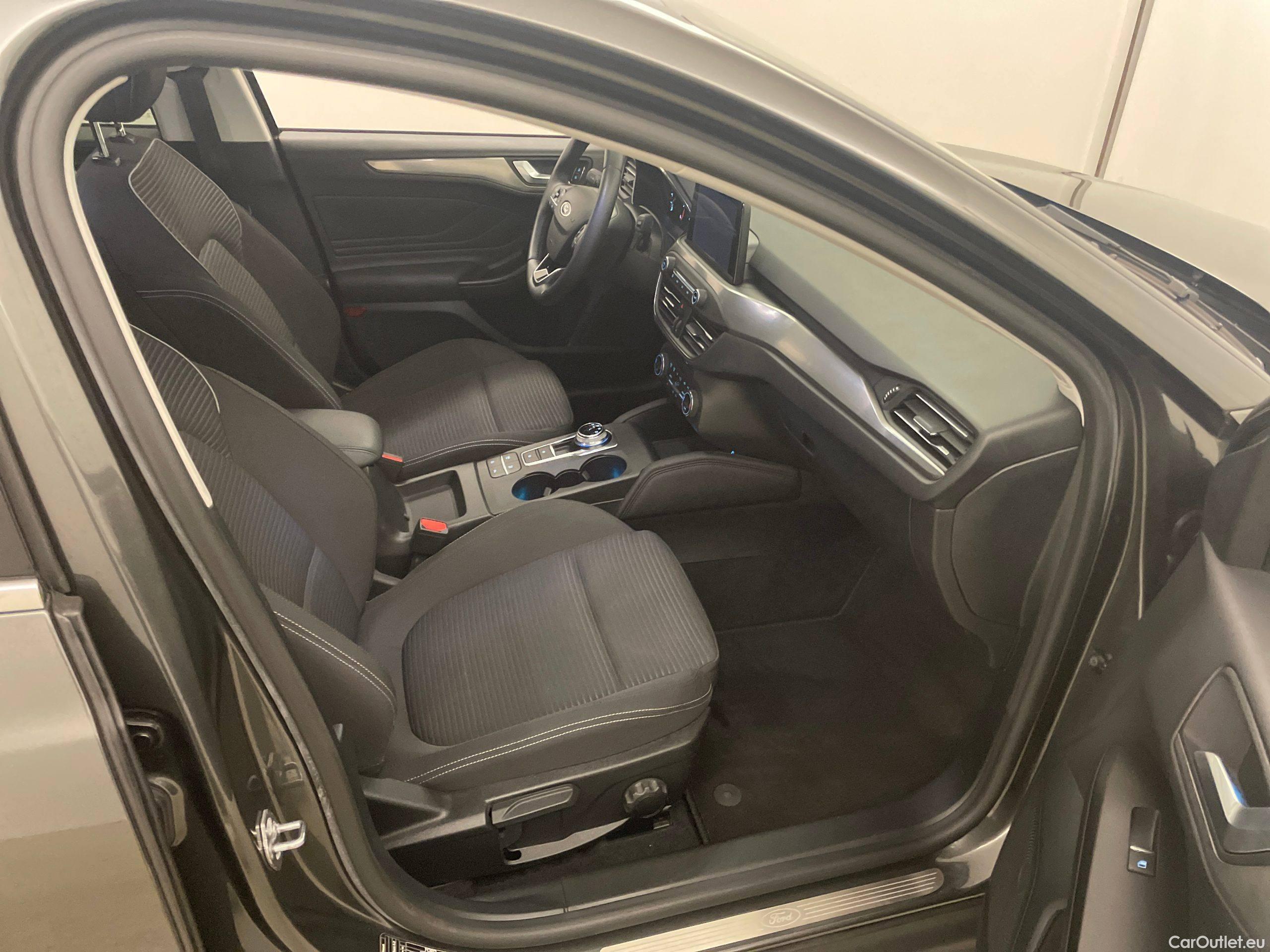 Ford  Focus Turnier 2.0 EcoBlue Start-Stopp-System Aut. TITANIUM Automatic Diesel  17 #6