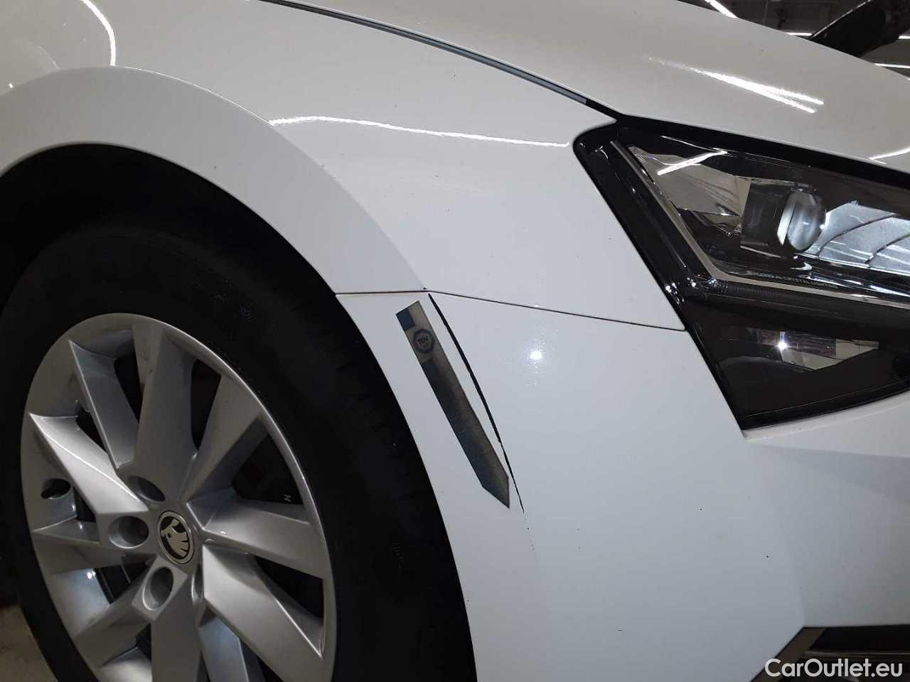 Skoda  Superb Combi 1.4 TSI iV DSG Ambition Automatic Petrol/Electric  36 #35