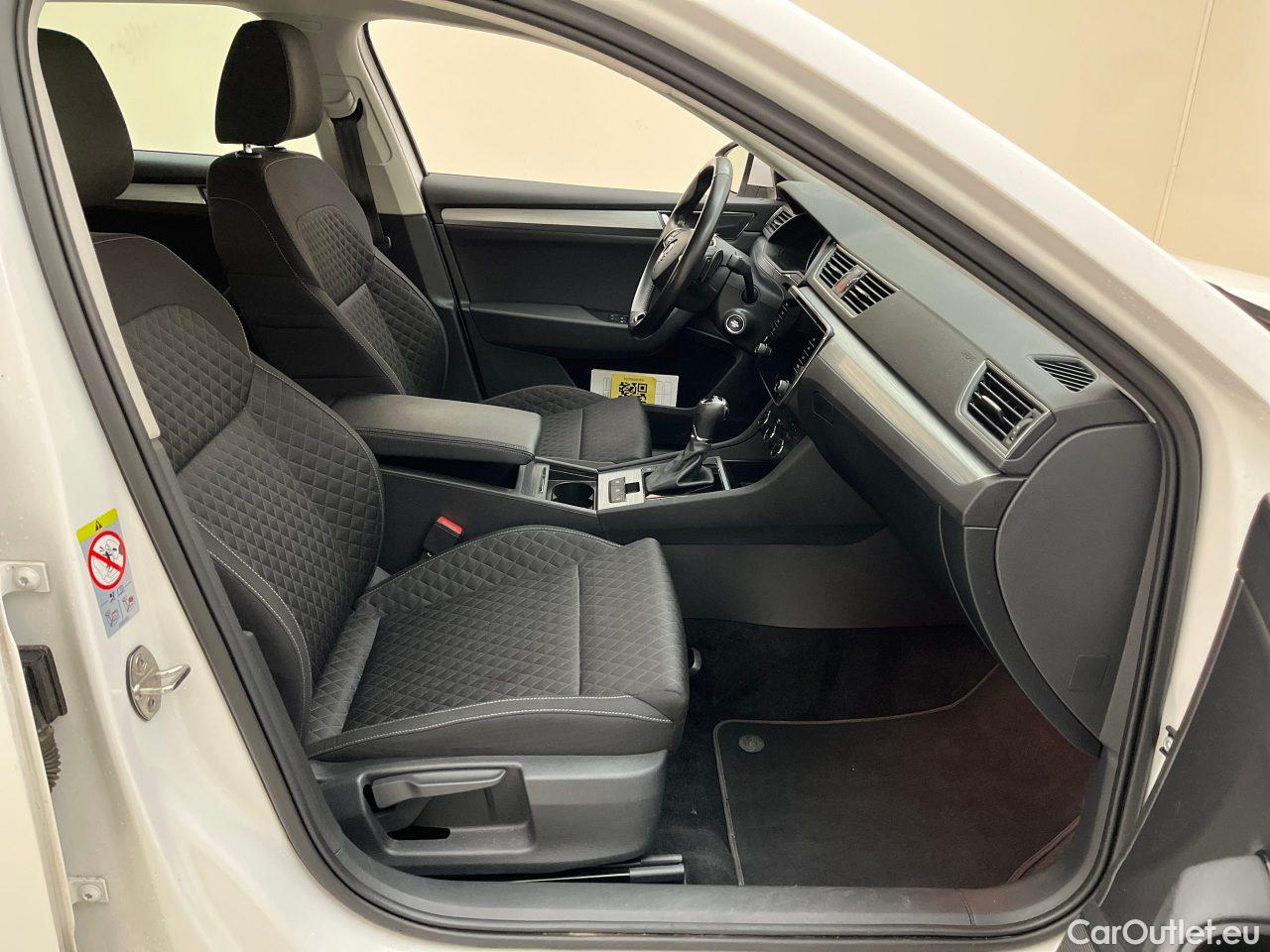 Skoda  Superb Combi 1.4 TSI iV DSG Ambition Automatic Petrol/Electric  36 #6