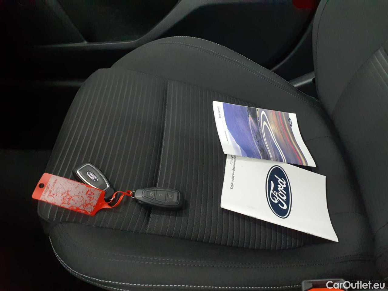 Ford  Focus Turnier 1.5 EcoBlue Start-Stopp-System Aut. TITANIUM STYLE Automatic Diesel  16 #24