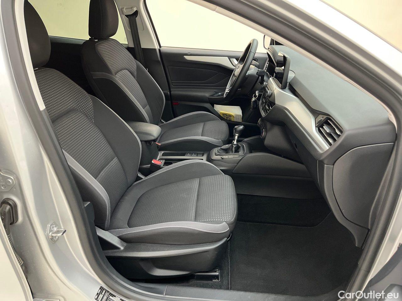 Ford  Focus Turnier 1.5 EcoBlue Start-Stopp-System COOL&CONNECT Manual Diesel  19 #6