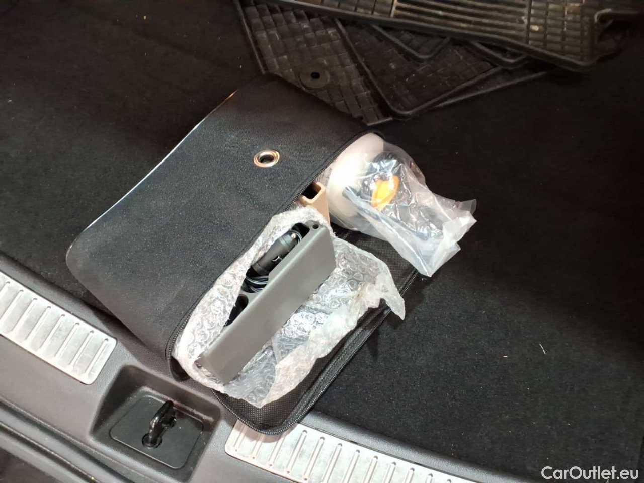 Opel  Insignia SPORTS Tourer 2.0 Diesel Aut. Business Automatic Diesel  32 #20