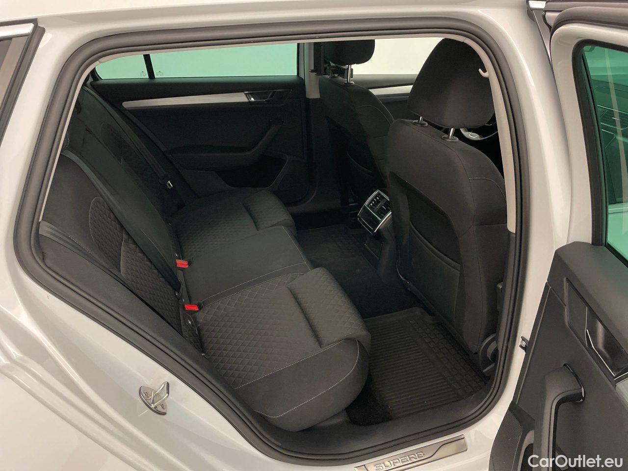 Skoda  Superb Combi 2.0 TDI DSG Ambition Automatic Diesel  23 #9