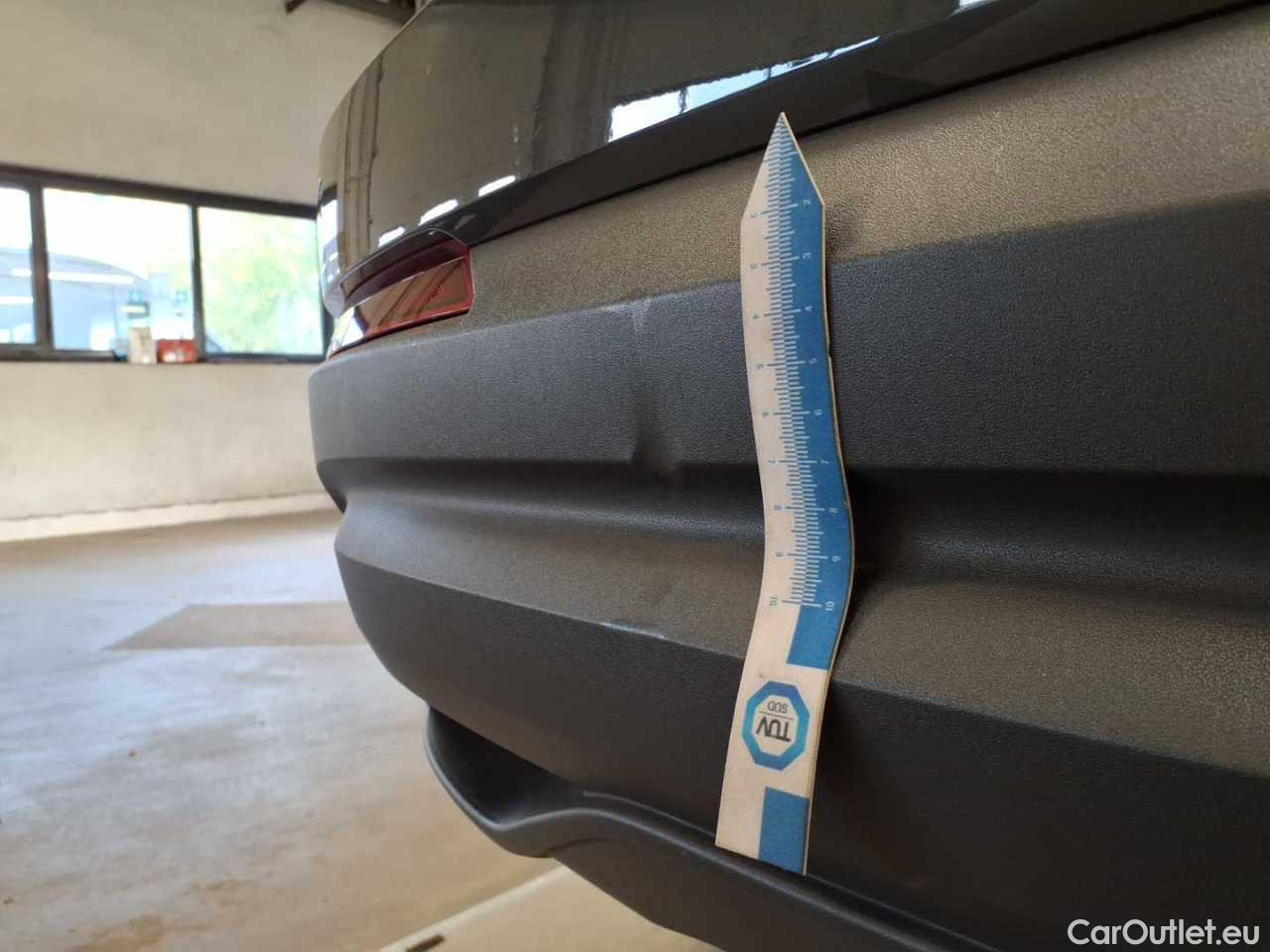 Audi  Q3 35 TDI S tronic - Automatic Diesel  54 #43