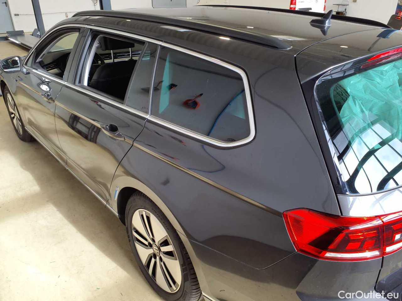 Volkswagen  Passat Variant 1.4 TSI Plug-In-Hybrid DSG GTE Automatic Petrol/Electric  38 #61