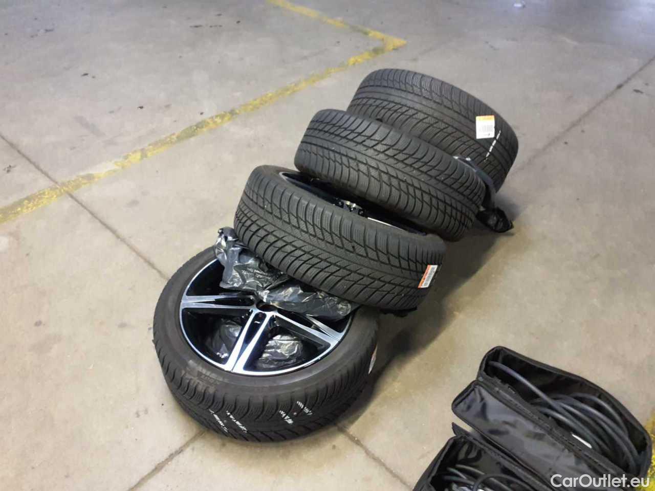 Mercedes  CLA-Klasse 250 e 8G-DCT AMG Line Automatic Petrol/Electric  47 #11