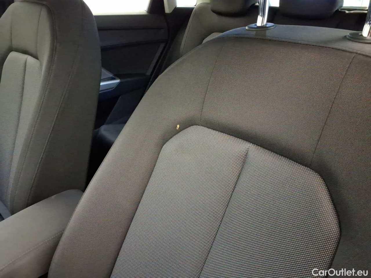 Audi  Q3 35 TDI S tronic - Automatic Diesel  54 #51