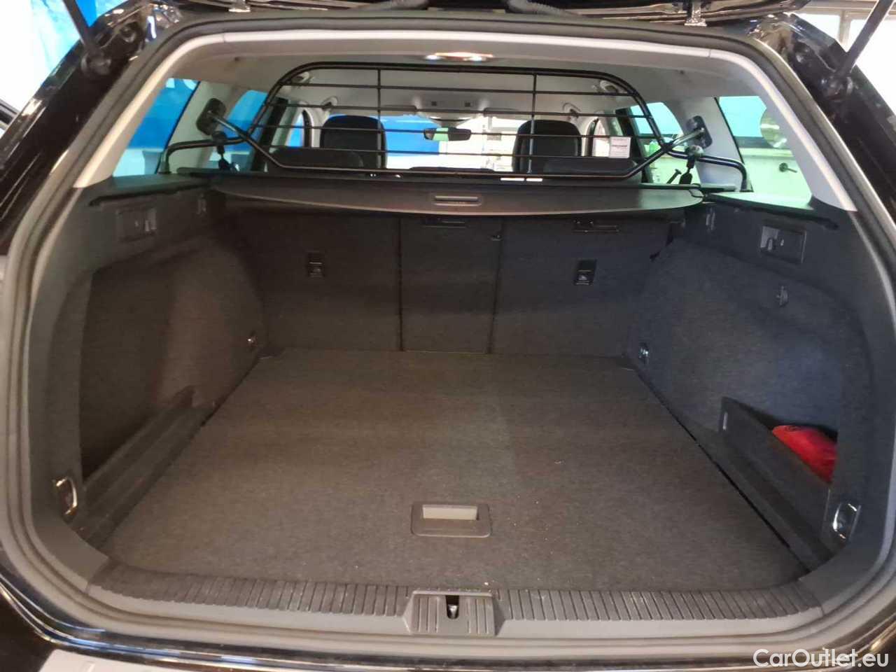 Volkswagen  Passat Variant 2.0 TDI SCR Business Manual Diesel  51 #5