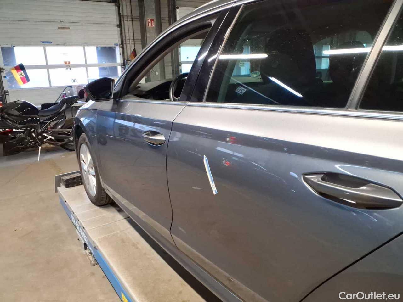 Skoda  Octavia Combi 2.0 TDI DSG Style Automatic Diesel  56 #55