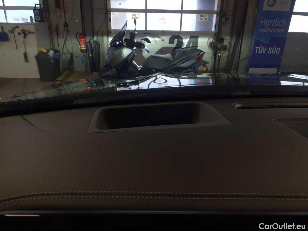 Mercedes  CLA-Klasse 250 e 8G-DCT AMG Line Automatic Petrol/Electric  47 #17