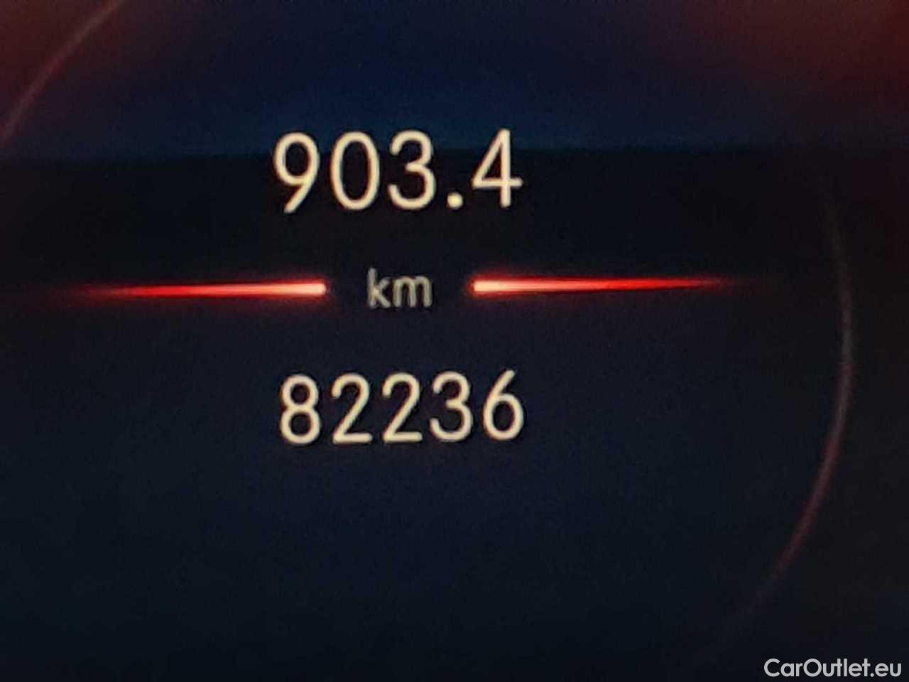 Mercedes  CLA-Klasse 250 e 8G-DCT AMG Line Automatic Petrol/Electric  47 #13