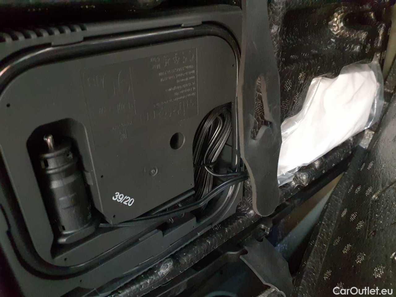 Volkswagen  Golf  Variant 2.0 TDI SCR DSG Style Automatic Diesel  58 #23