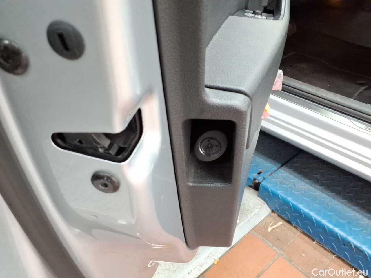 Skoda  Superb Combi 2.0 TDI DSG Ambition Automatic Diesel  39 #18