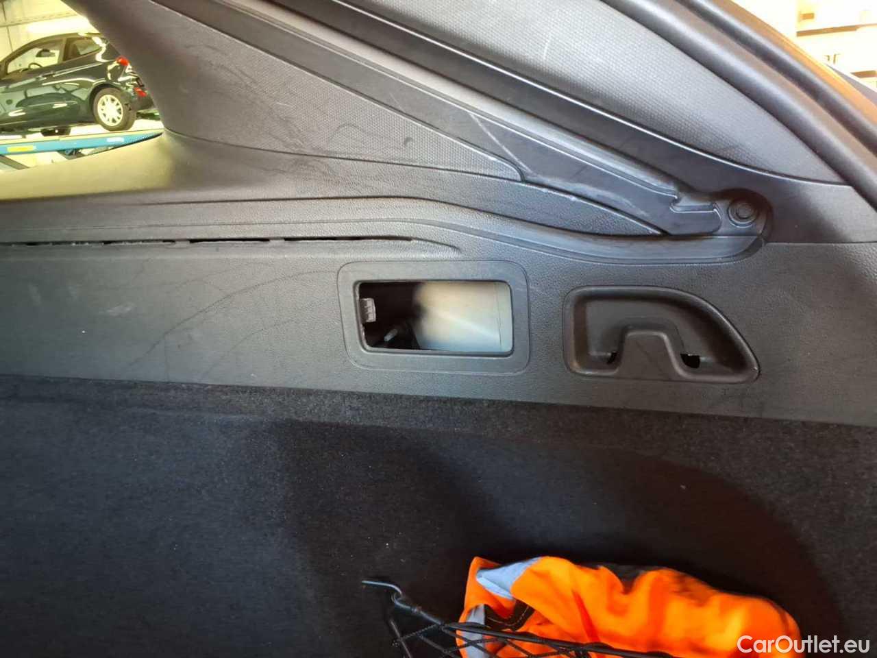 Opel  Insignia SPORTS Tourer 2.0 Diesel Aut. Business Automatic Diesel  40 #34