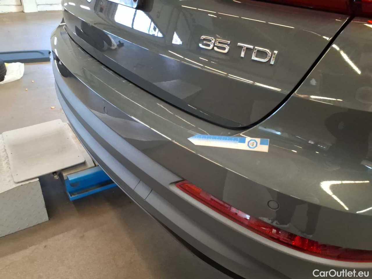 Audi  Q3 35 TDI S tronic - Automatic Diesel  54 #37