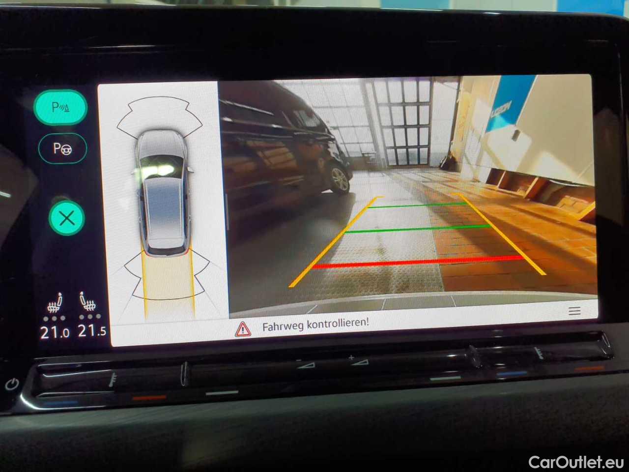 Volkswagen  Golf  Variant 2.0 TDI SCR DSG Style Automatic Diesel  58 #18