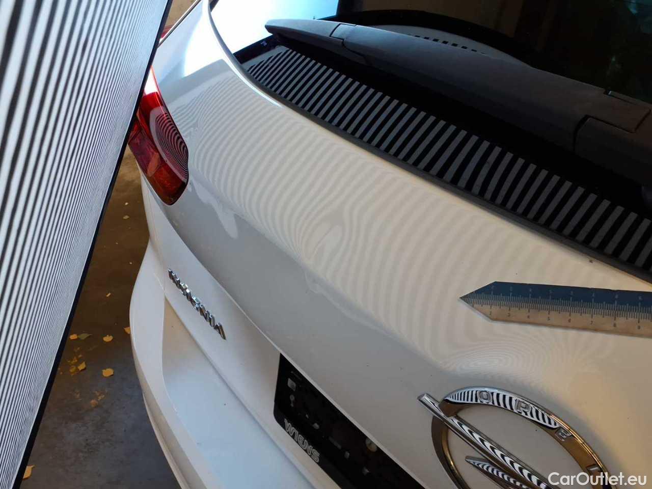 Opel  Insignia SPORTS Tourer 2.0 Diesel Aut. Business Automatic Diesel  40 #37