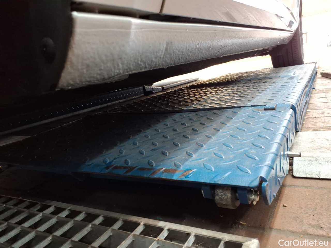 Skoda  Superb Combi 2.0 TDI DSG Ambition Automatic Diesel  39 #19