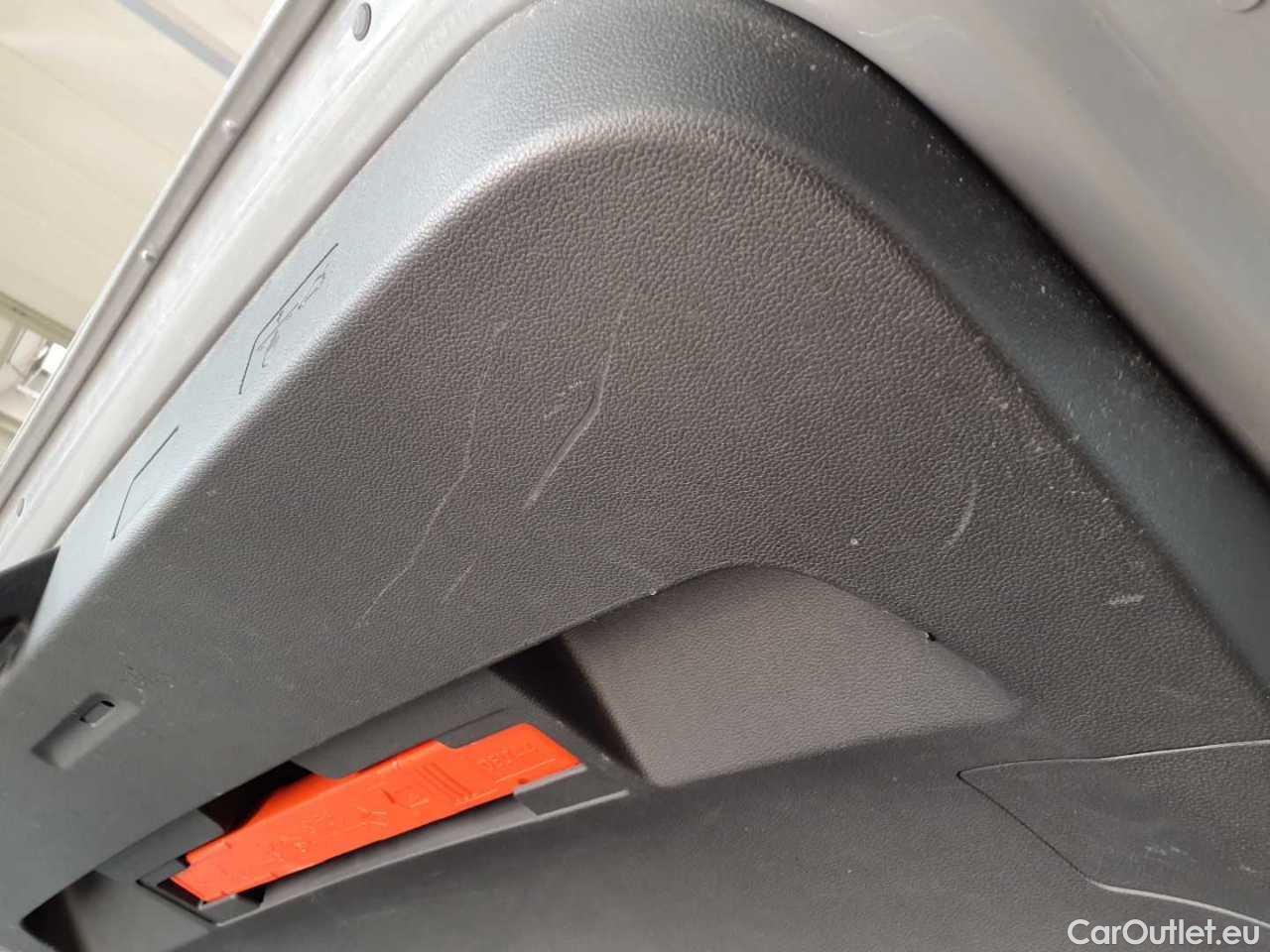 Volkswagen  Golf  Variant 2.0 TDI SCR DSG Style Automatic Diesel  58 #48