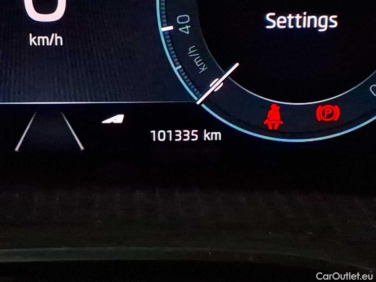 Skoda  Octavia Combi 2.0 TDI DSG Style Automatic Diesel  56 #13