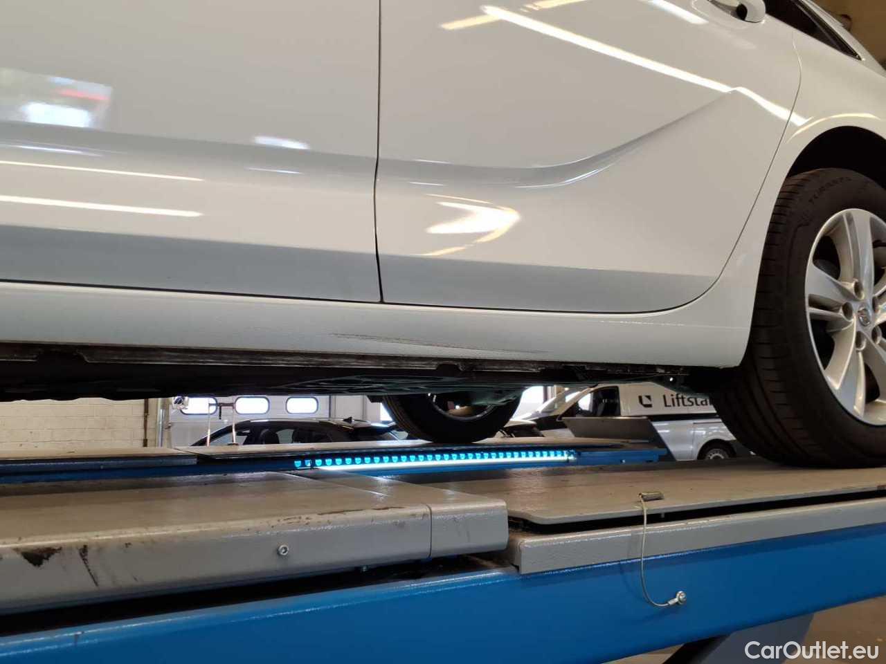 Opel  Insignia SPORTS Tourer 2.0 Diesel Aut. Business Automatic Diesel  40 #42