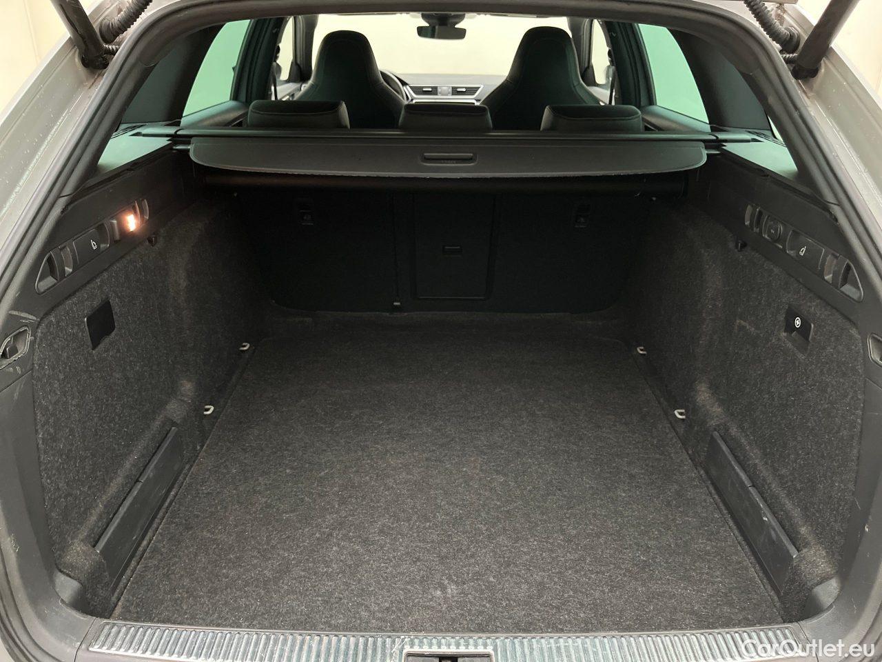 Skoda  Superb Combi 2.0 TDI DSG SportLine Automatic Diesel  41 #5