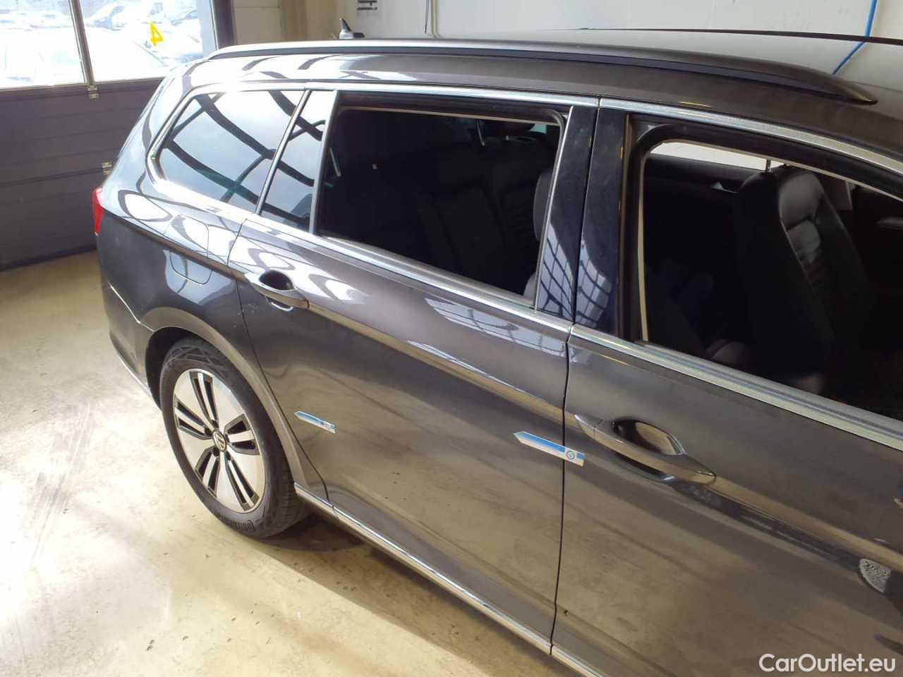 Volkswagen  Passat Variant 1.4 TSI Plug-In-Hybrid DSG GTE Automatic Petrol/Electric  38 #36