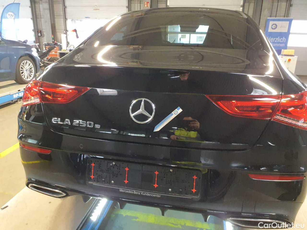 Mercedes  CLA-Klasse 250 e 8G-DCT AMG Line Automatic Petrol/Electric  47 #34