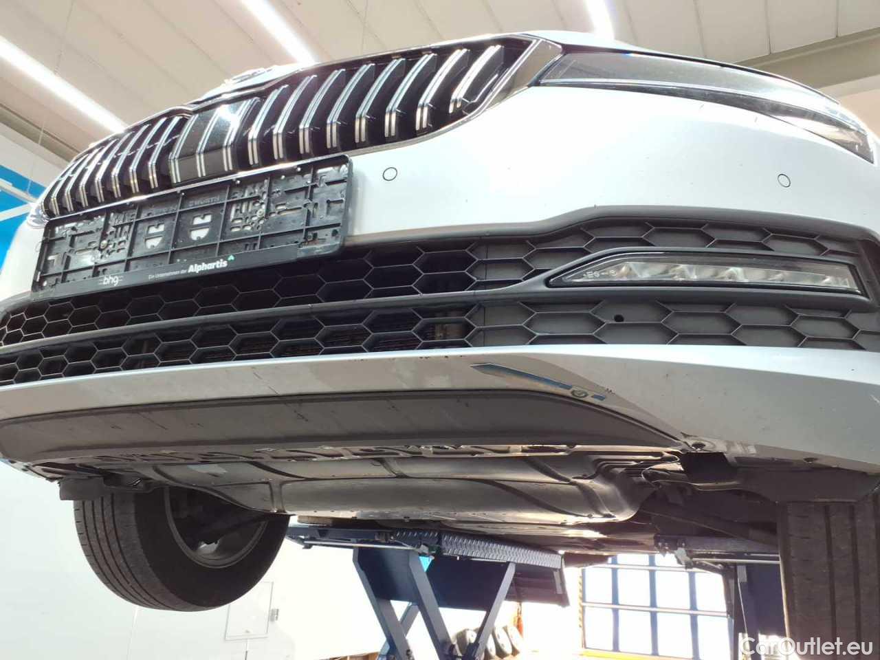 Skoda  Superb Combi 2.0 TDI DSG Ambition Automatic Diesel  39 #40