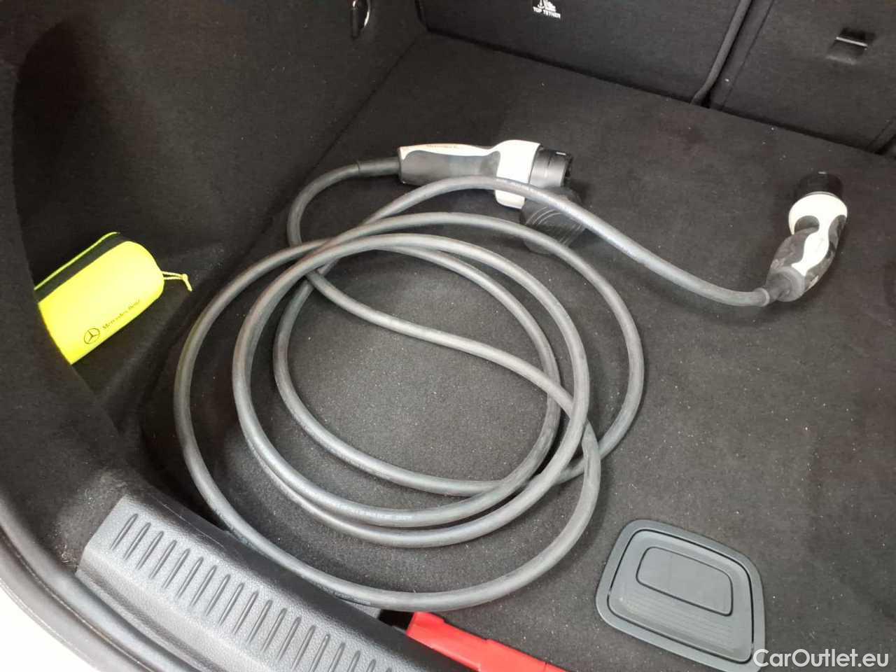 Mercedes  A-Klasse 250 e 8G-DCT Style - Automatic Petrol/Electric  48 #24