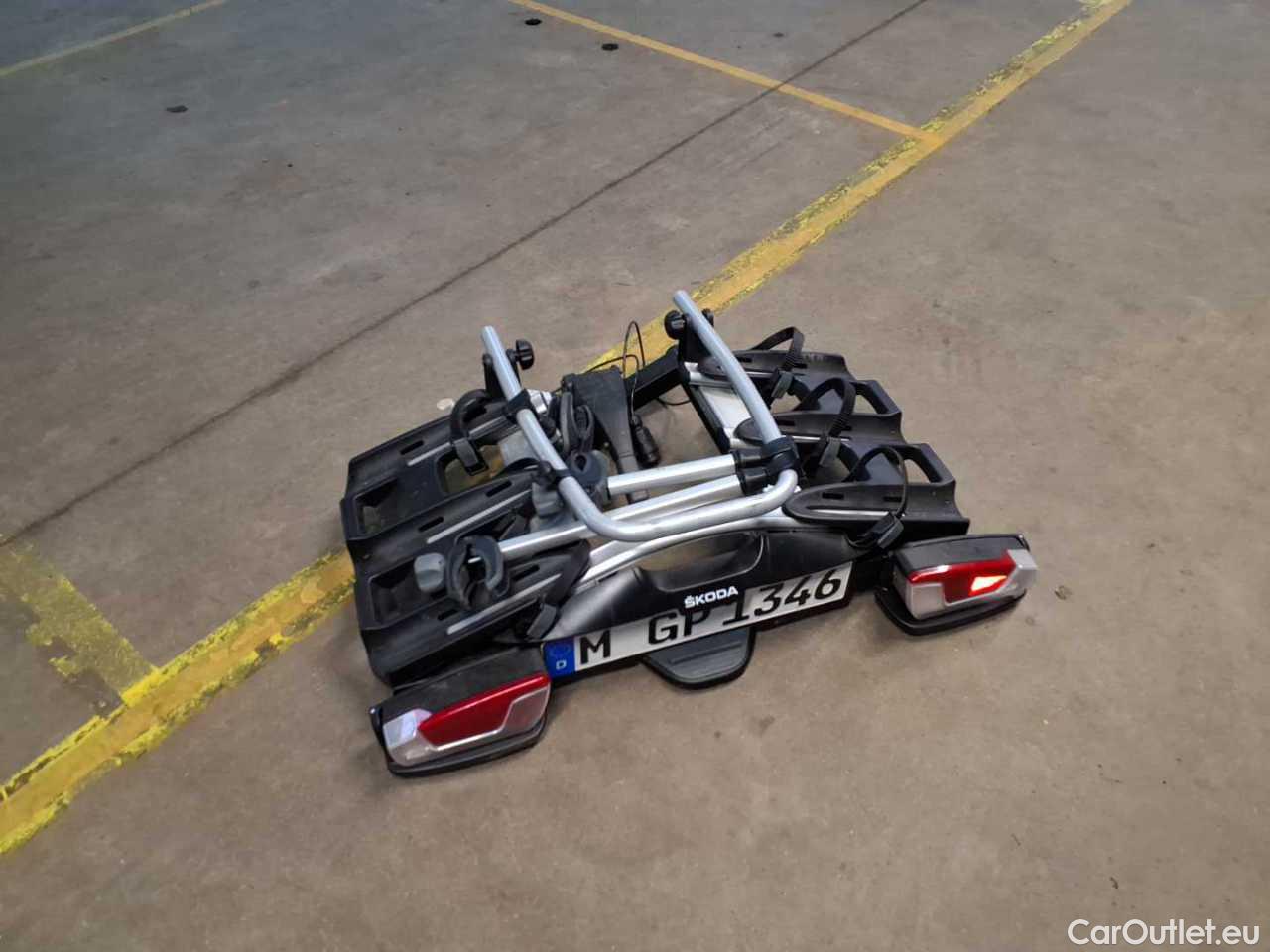 Skoda  Octavia Combi 2.0 TDI DSG Style Automatic Diesel  56 #29