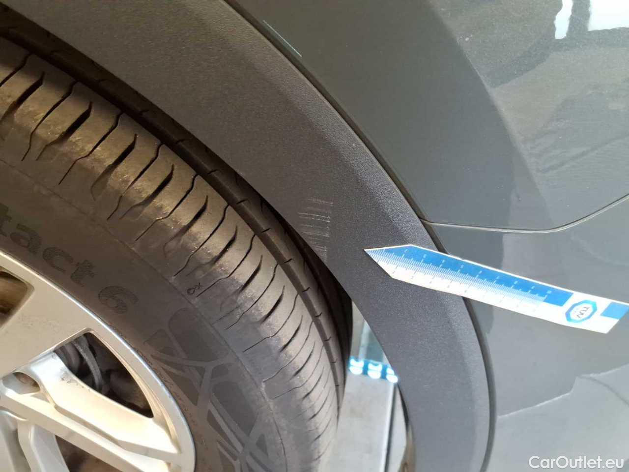 Audi  Q3 35 TDI S tronic - Automatic Diesel  54 #32