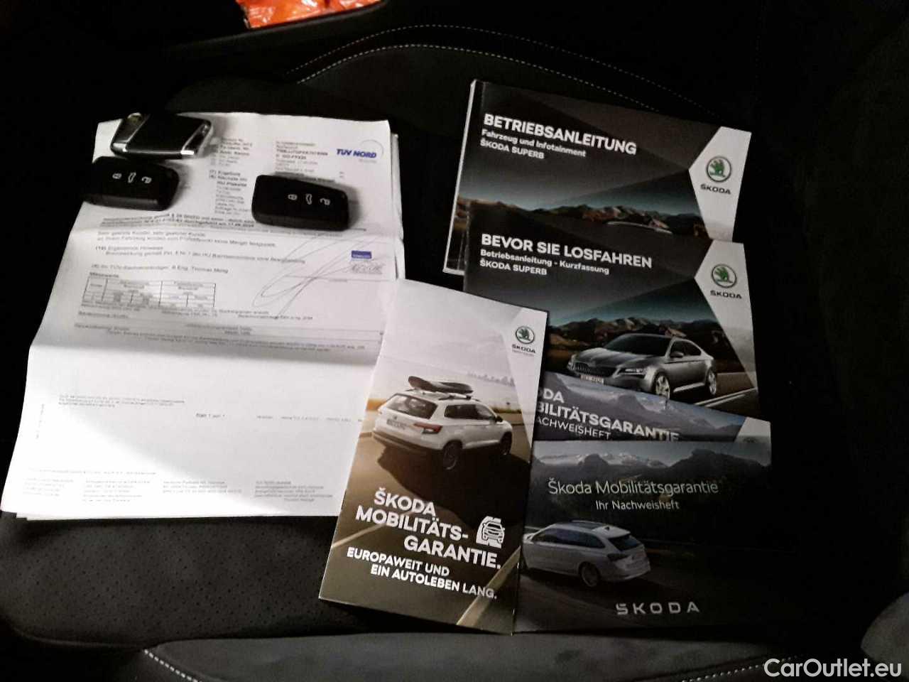 Skoda  Superb Combi 2.0 TDI DSG SportLine Automatic Diesel  41 #24