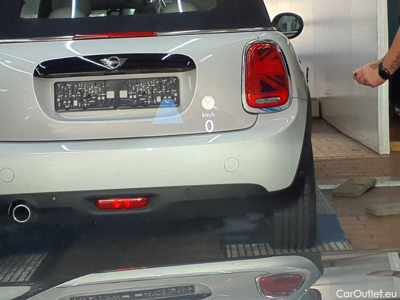 Volkswagen  Golf  Variant 2.0 TDI SCR DSG Style Automatic Diesel  58 #17