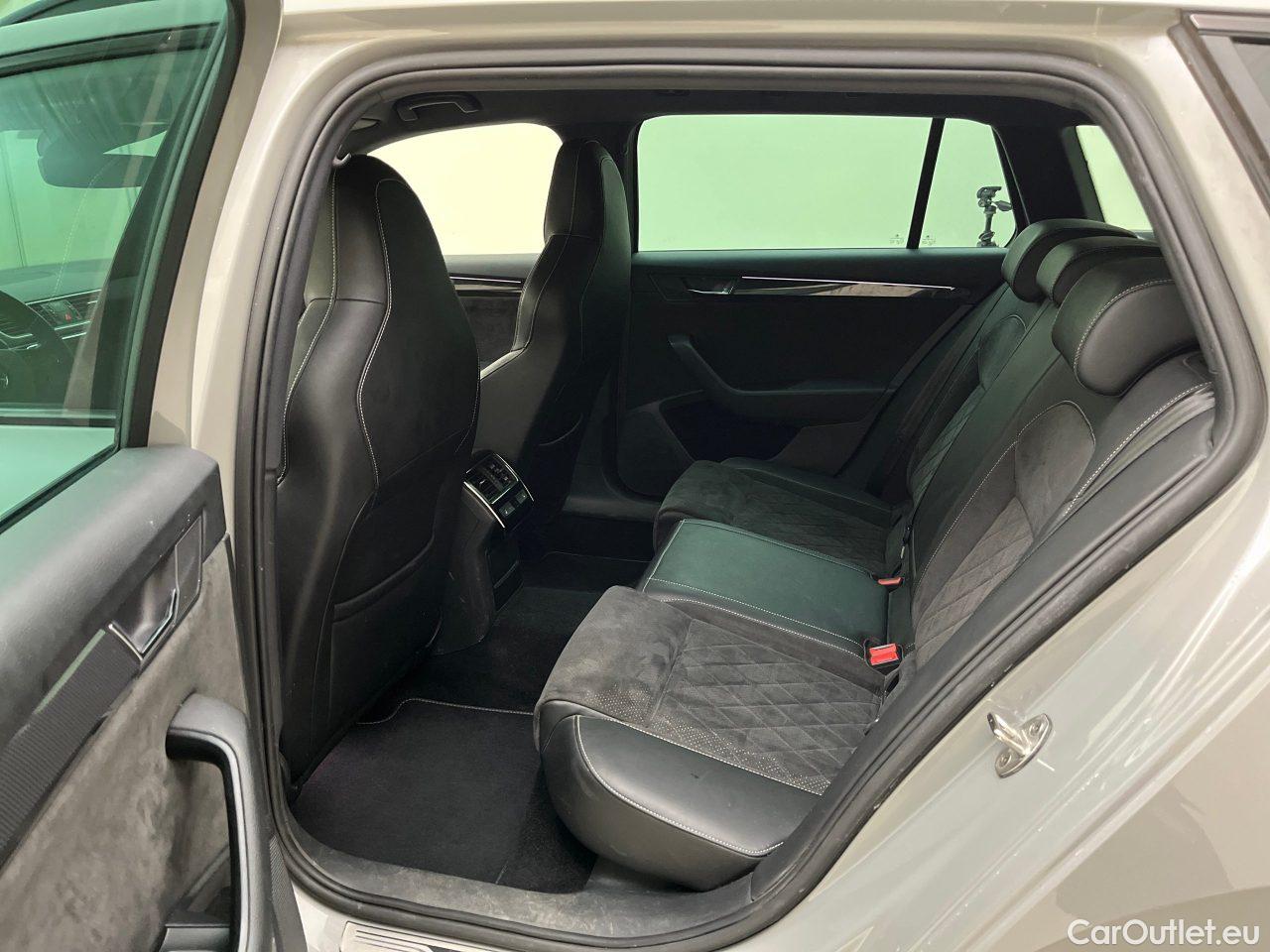 Skoda  Superb Combi 2.0 TDI DSG SportLine Automatic Diesel  41 #9