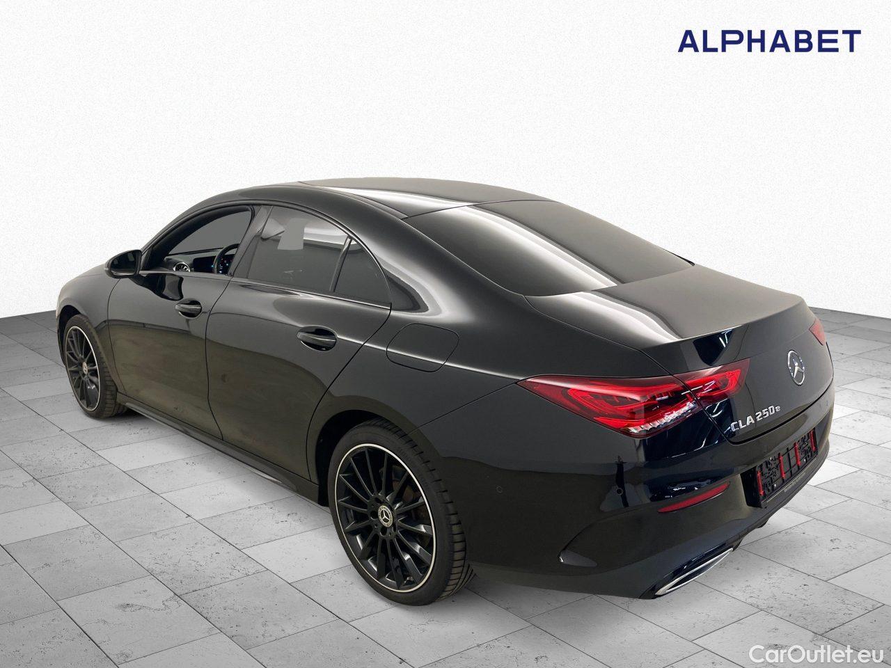 Mercedes  CLA-Klasse 250 e 8G-DCT AMG Line Automatic Petrol/Electric  47 #3