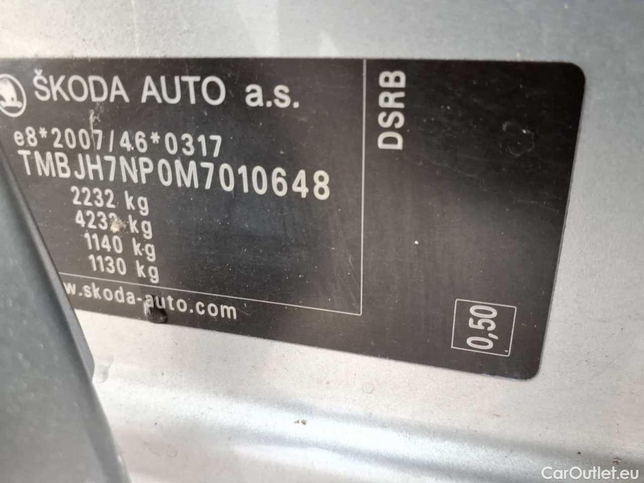 Skoda  Superb Combi 2.0 TDI DSG Ambition Automatic Diesel  39 #12