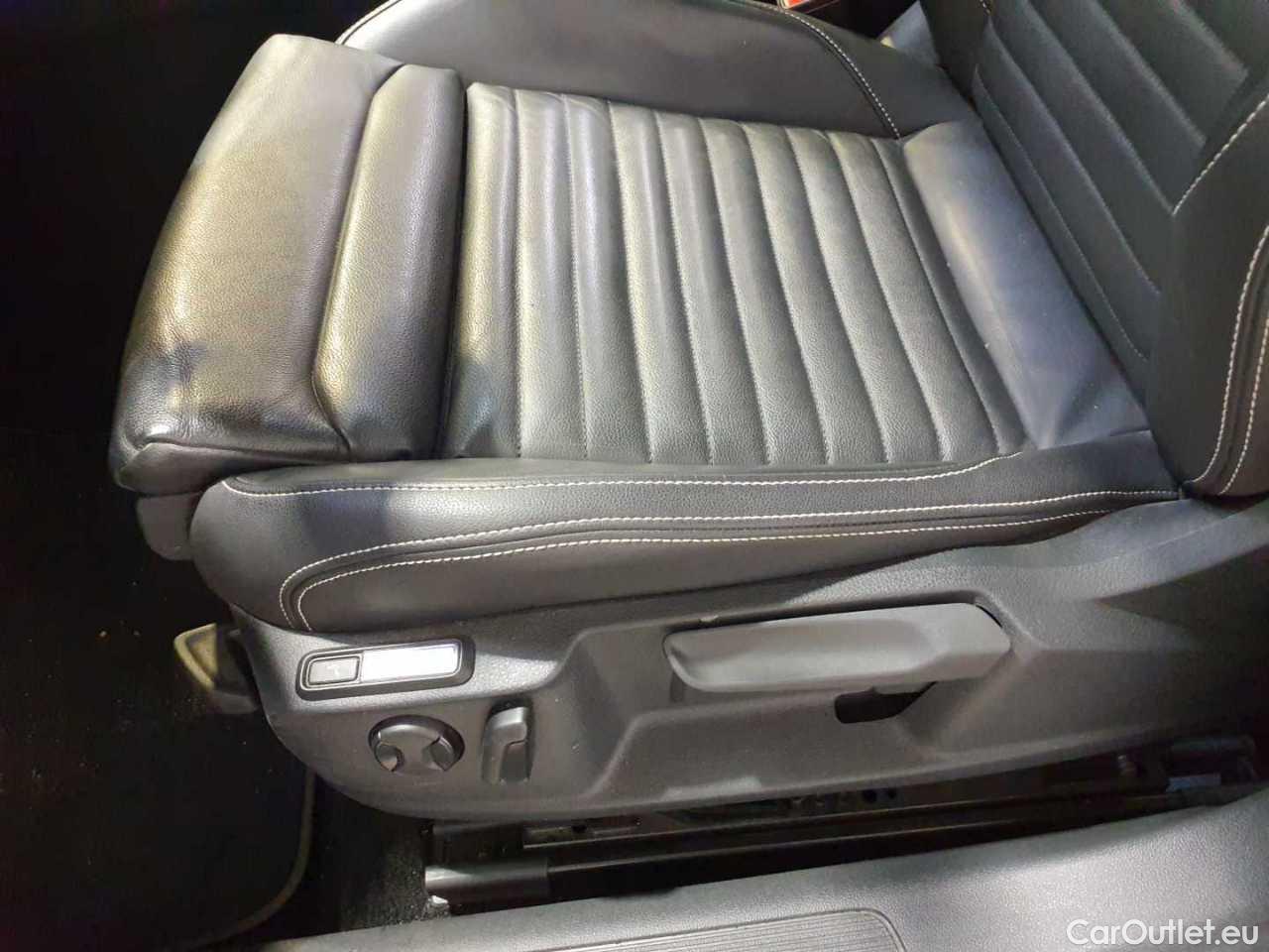 Volkswagen  Passat Variant 1.4 TSI Plug-In-Hybrid DSG GTE Automatic Petrol/Electric  38 #15