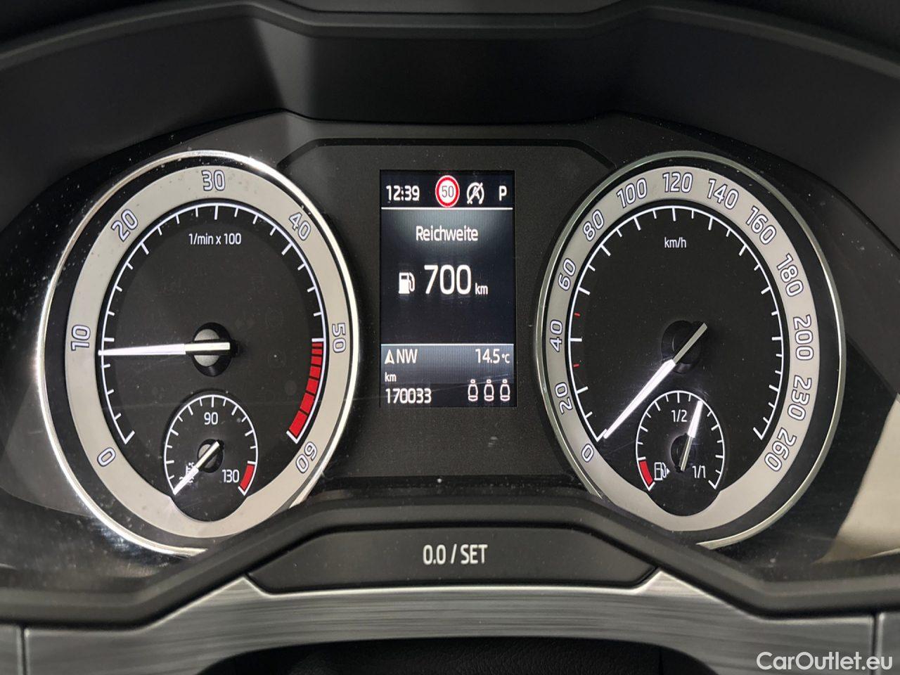 Skoda  Superb Combi 2.0 TDI DSG Ambition Automatic Diesel  39 #8