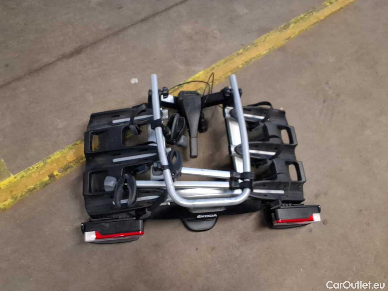 Skoda  Octavia Combi 2.0 TDI DSG Style Automatic Diesel  56 #30