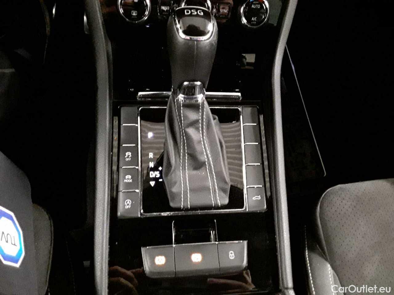 Skoda  Superb Combi 2.0 TDI DSG SportLine Automatic Diesel  41 #17