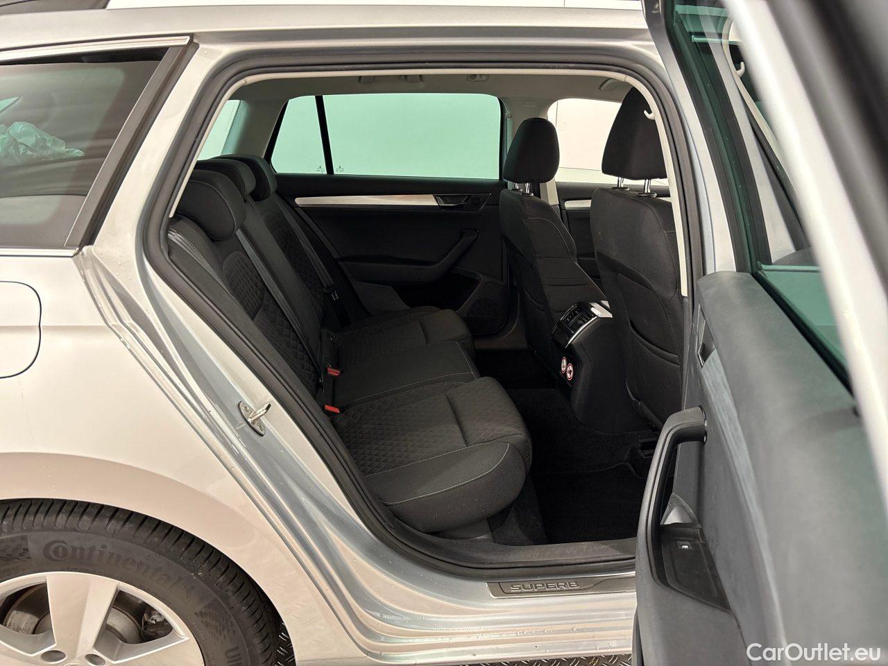 Skoda  Superb Combi 2.0 TDI DSG Ambition Automatic Diesel  39 #9