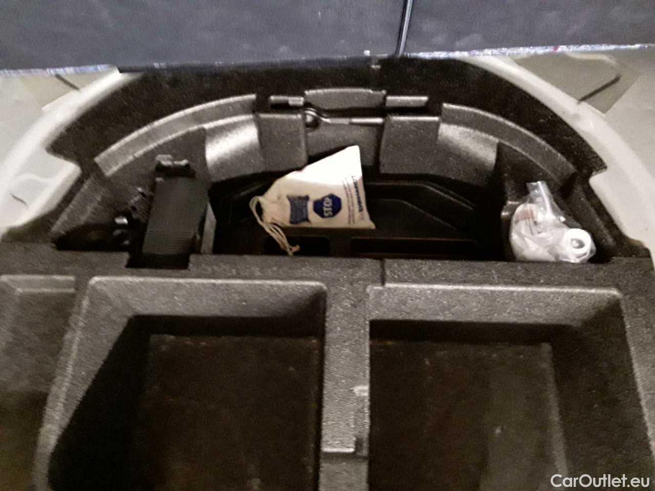 Skoda  Superb Combi 2.0 TDI DSG SportLine Automatic Diesel  41 #22