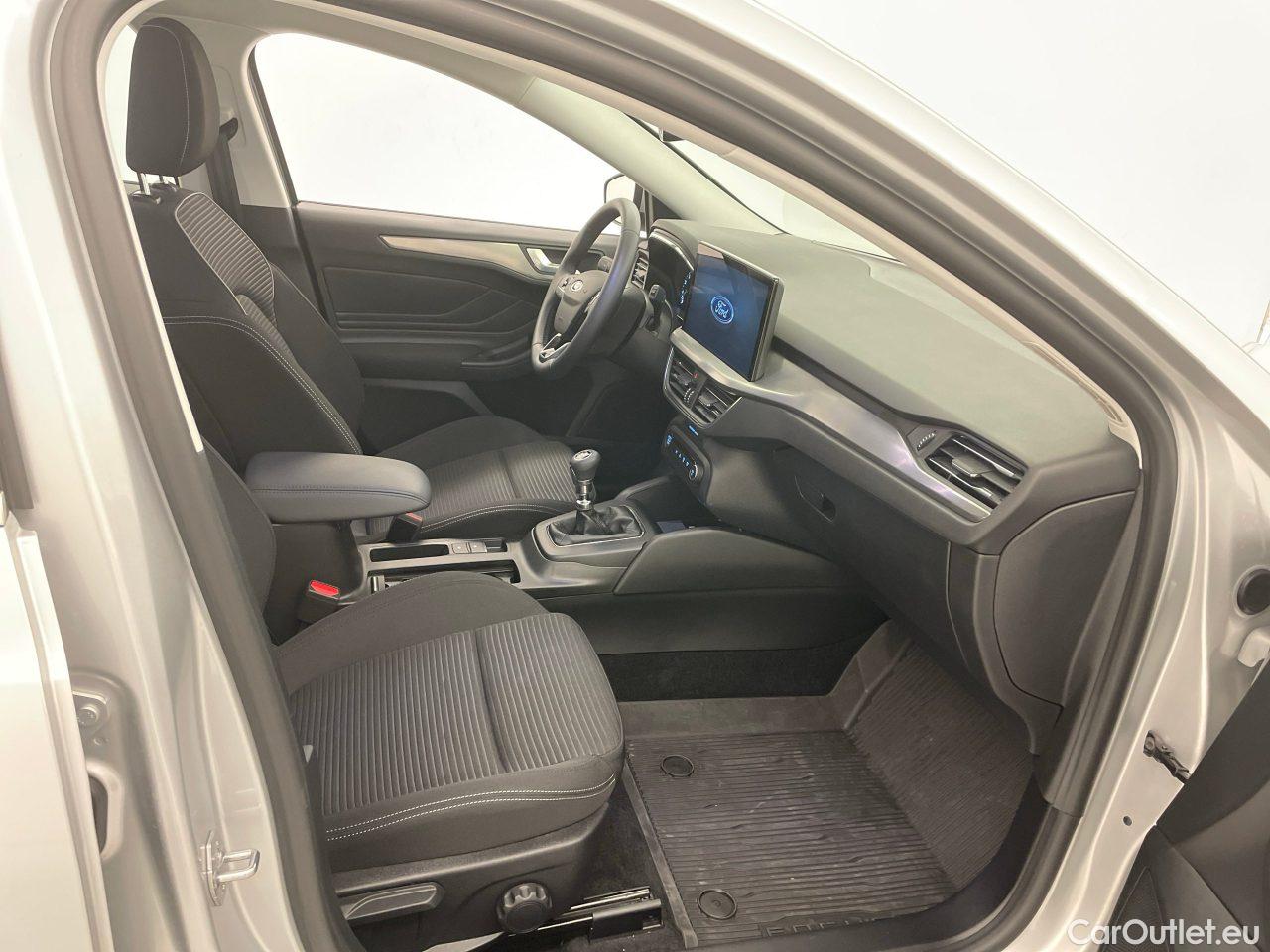 Ford  Focus 1.0 EcoBoost Start-Stopp-System Titanium Manual Petrol  45 #6